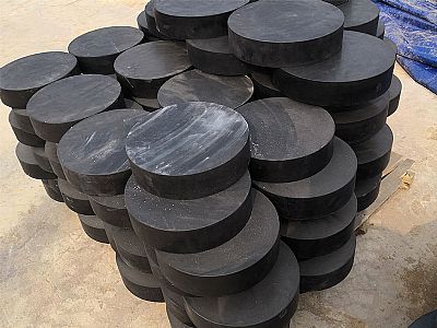 金凤区板式橡胶支座由若干层橡胶片与薄钢板经加压硫化